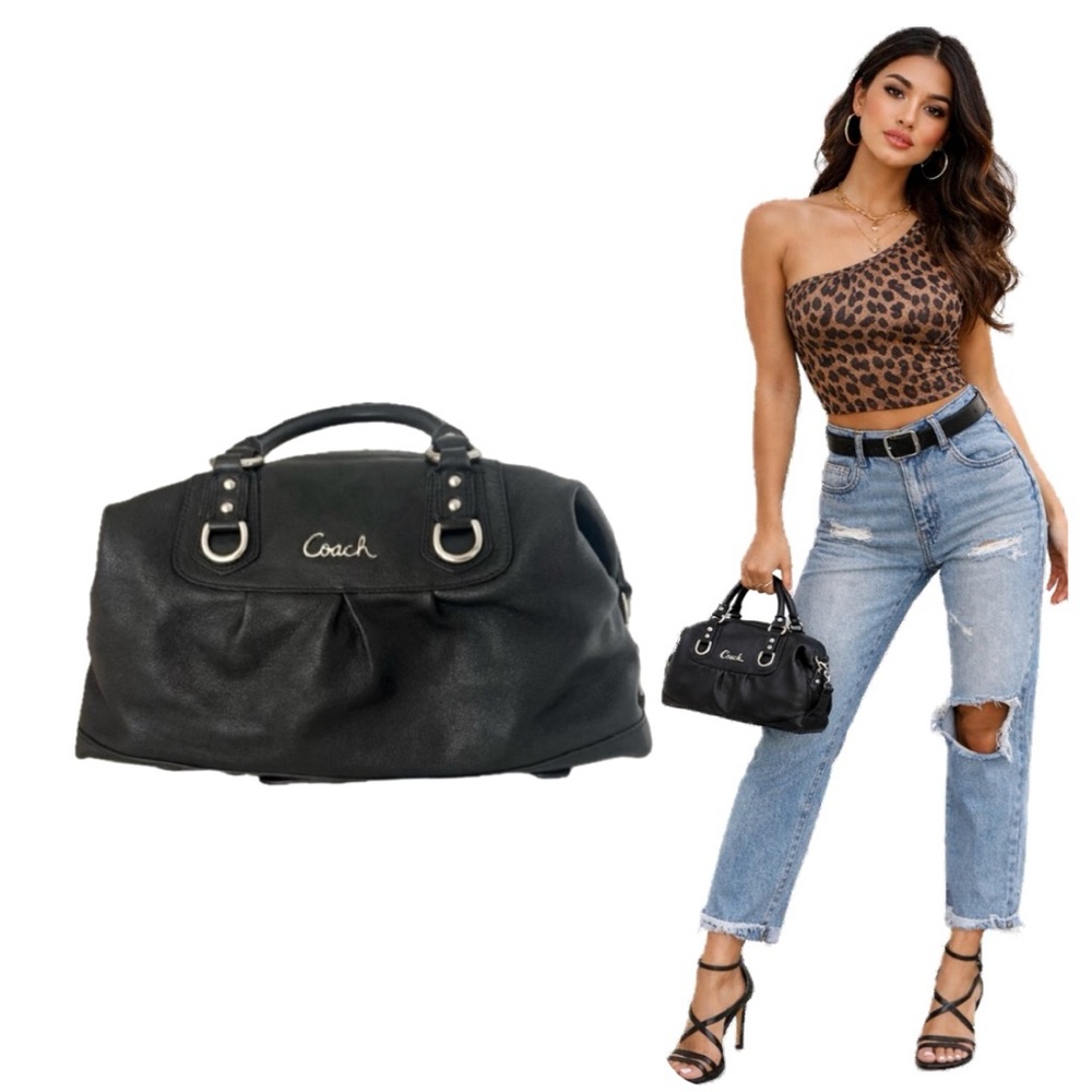 Coach , Black Women's leather Bag with handle and sholder strap